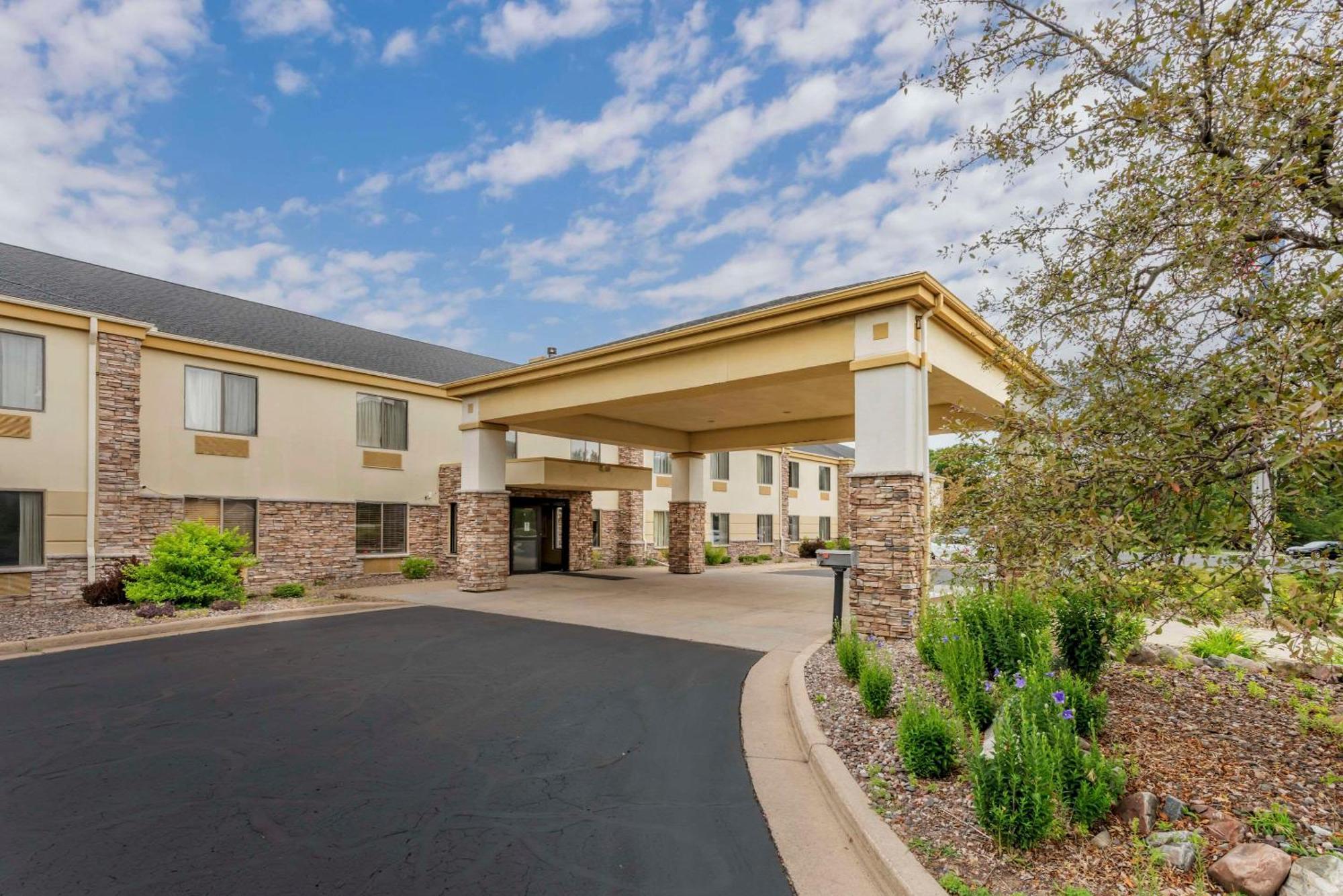 Comfort Inn & Suites Black River Falls I-94 Eksteriør bilde