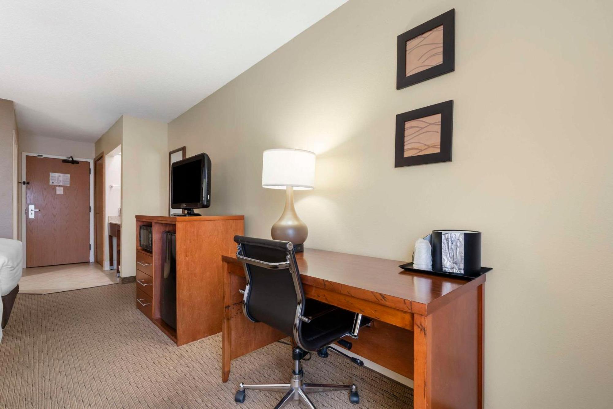 Comfort Inn & Suites Black River Falls I-94 Eksteriør bilde