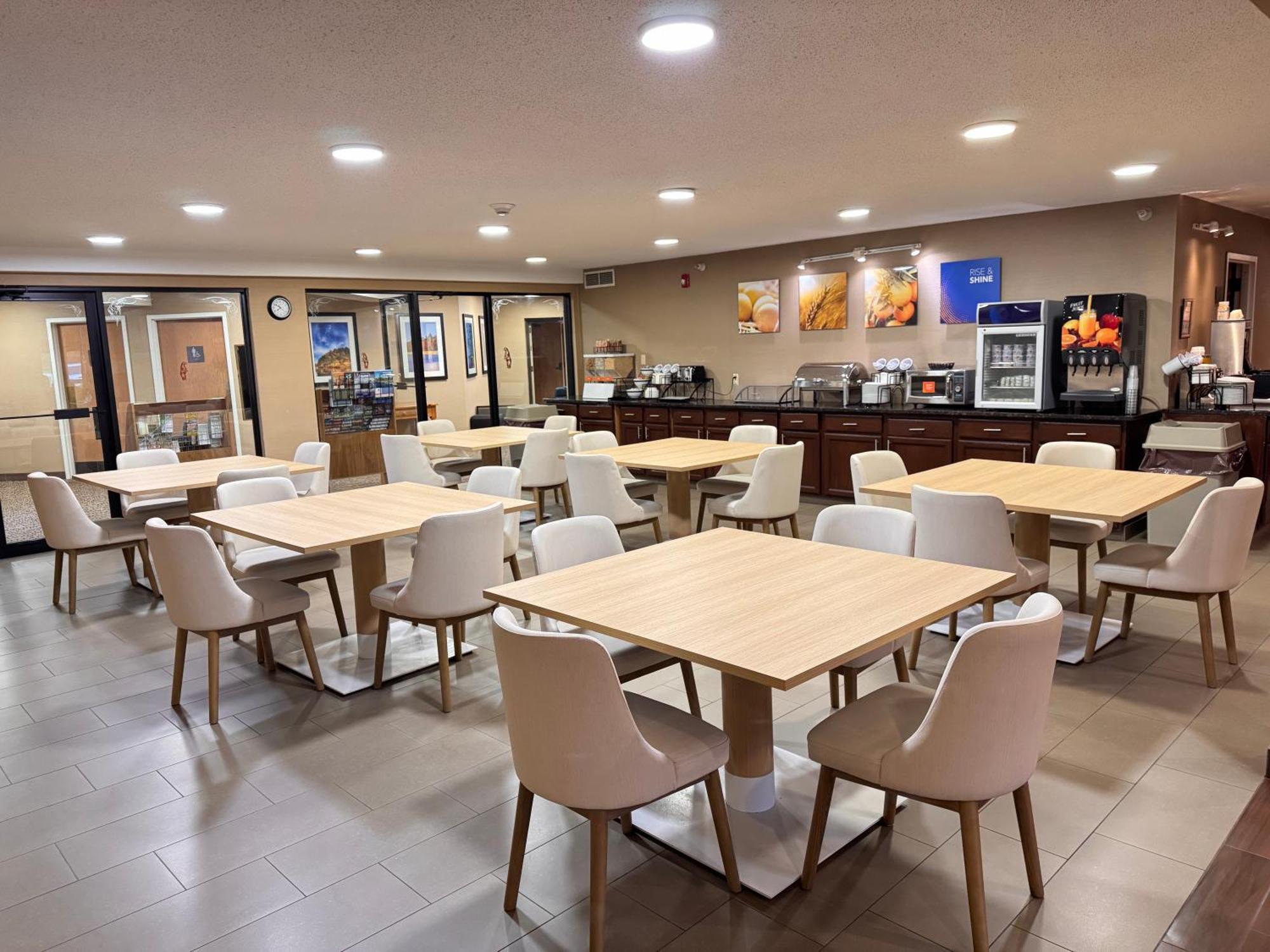 Comfort Inn & Suites Black River Falls I-94 Eksteriør bilde